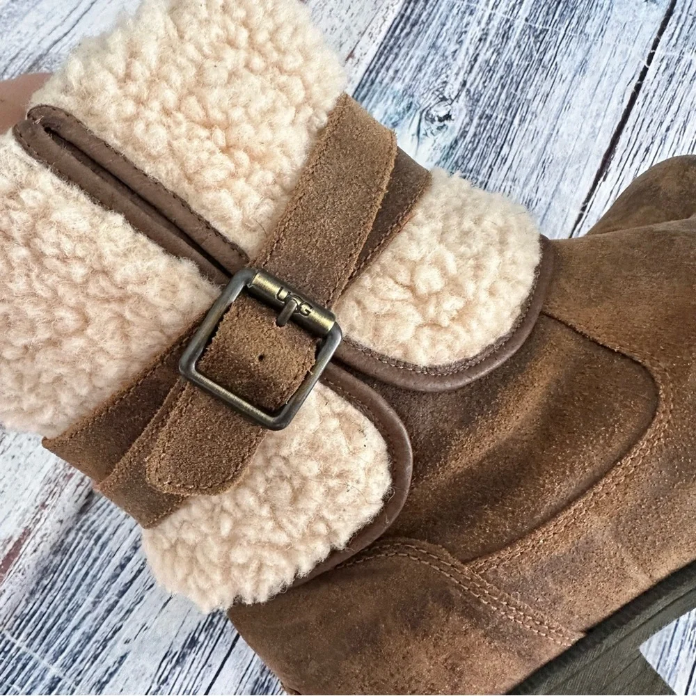 UGG Women’s Blayre Boot Shearling-Lined Leather Boots